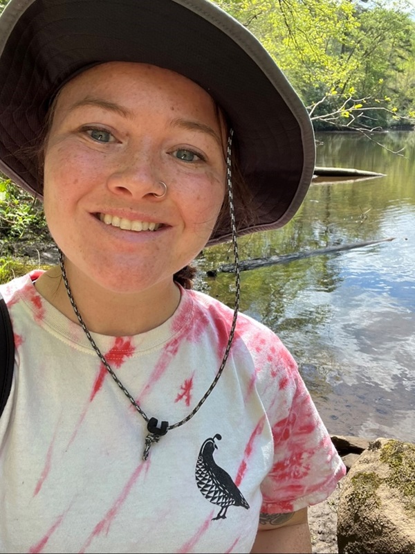 Ash Cable in front of water