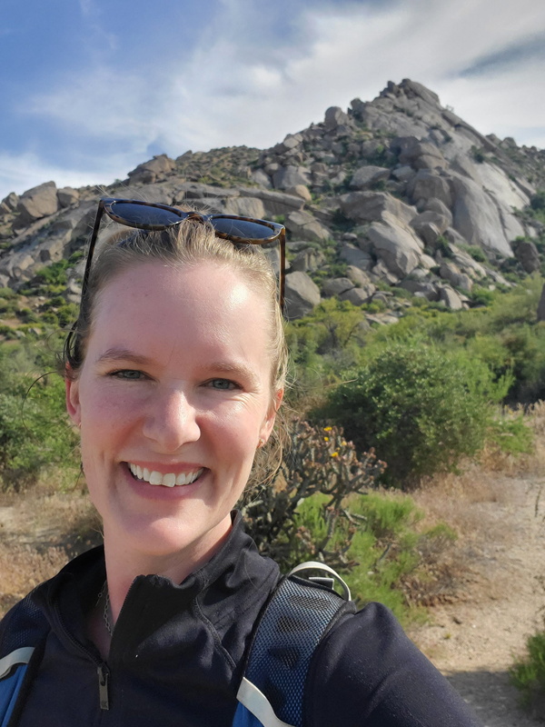 Tara Hohoff in front of rocks